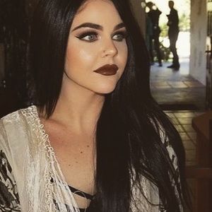 Meet your Posher, Savannah